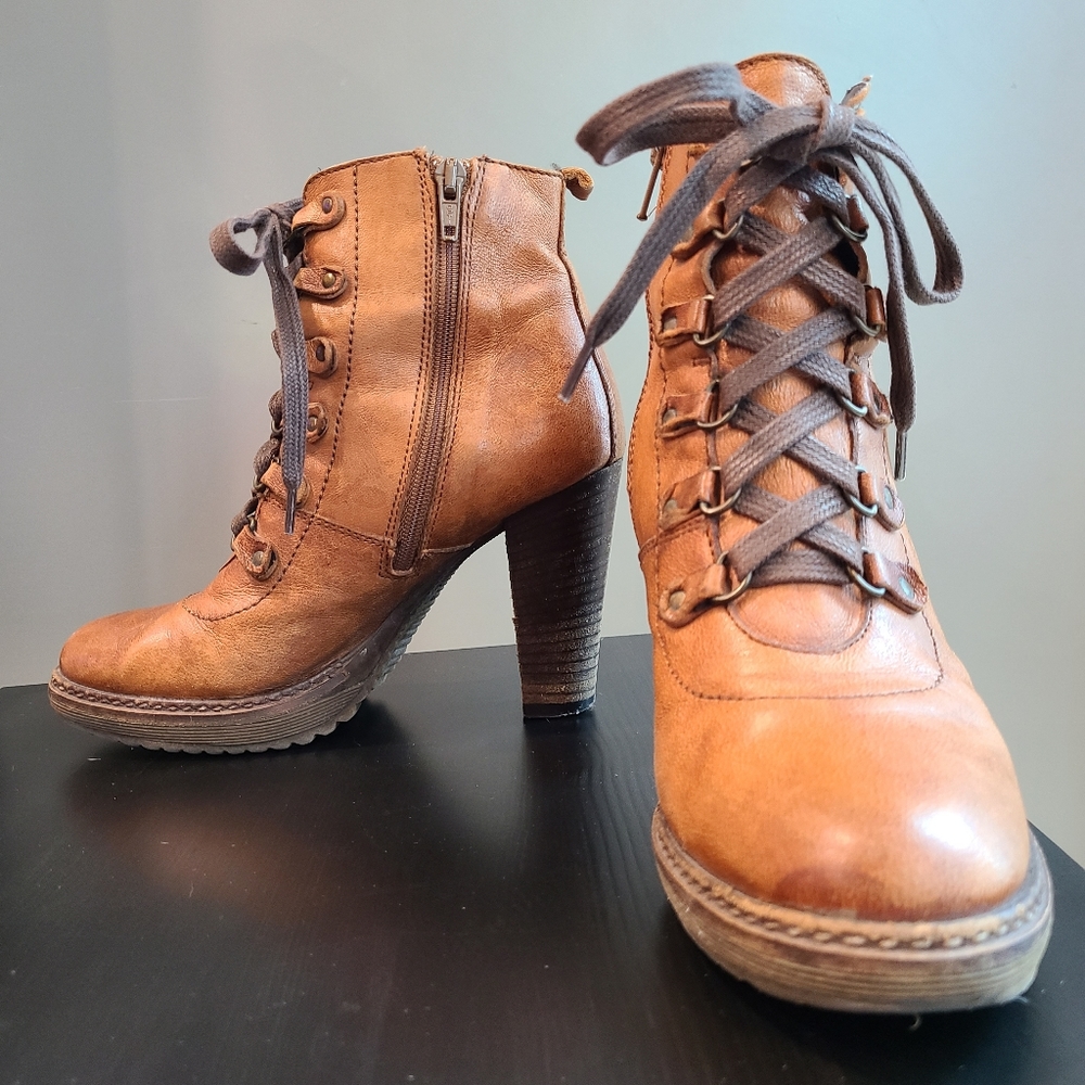 Sesto Meucci Chunky Heel Booties